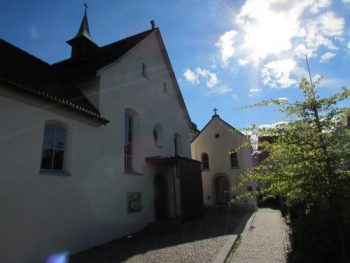 kap-kirche-aussen-nachmittags